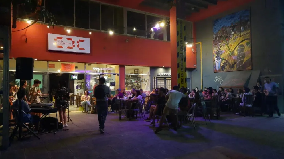 Ya está funcionando el nuevo café bar cultural en CDC